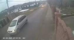 3008566 B