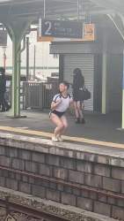 1686833 B