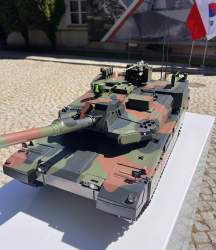 460767 B