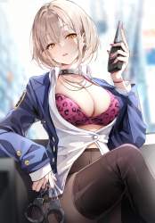 922981 B