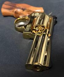 524697 B